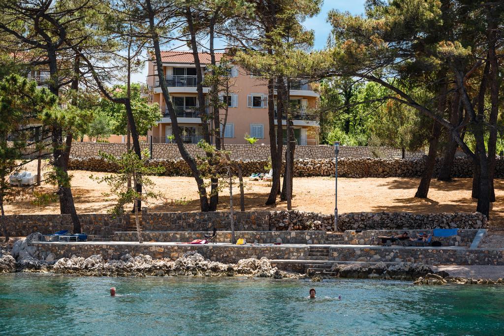 Apartments Mare & Mons Deluxe Malinska Exterior foto