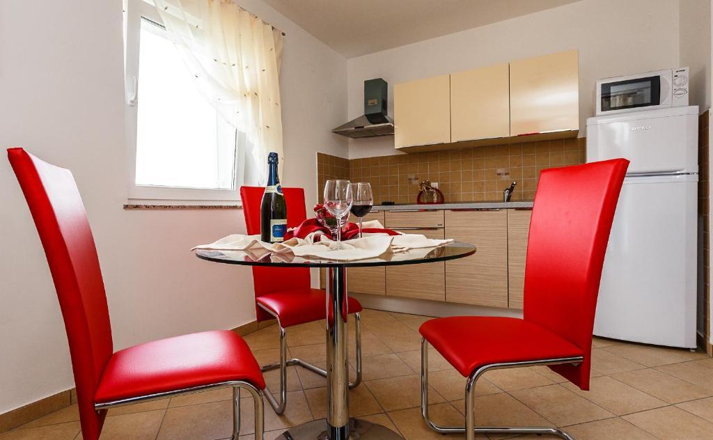 Apartments Mare & Mons Deluxe Malinska Quarto foto