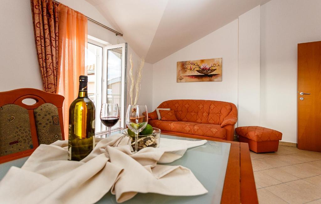 Apartments Mare & Mons Deluxe Malinska Quarto foto