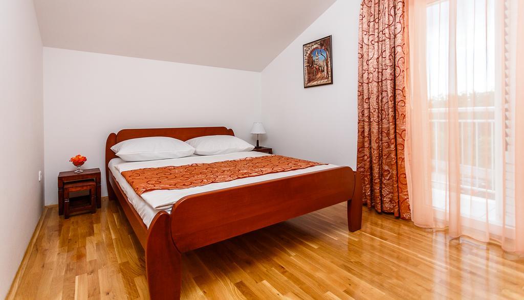 Apartments Mare & Mons Deluxe Malinska Exterior foto